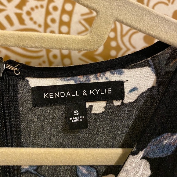 Kendall and Kylie, small, black floral romper - Picture 4 of 6